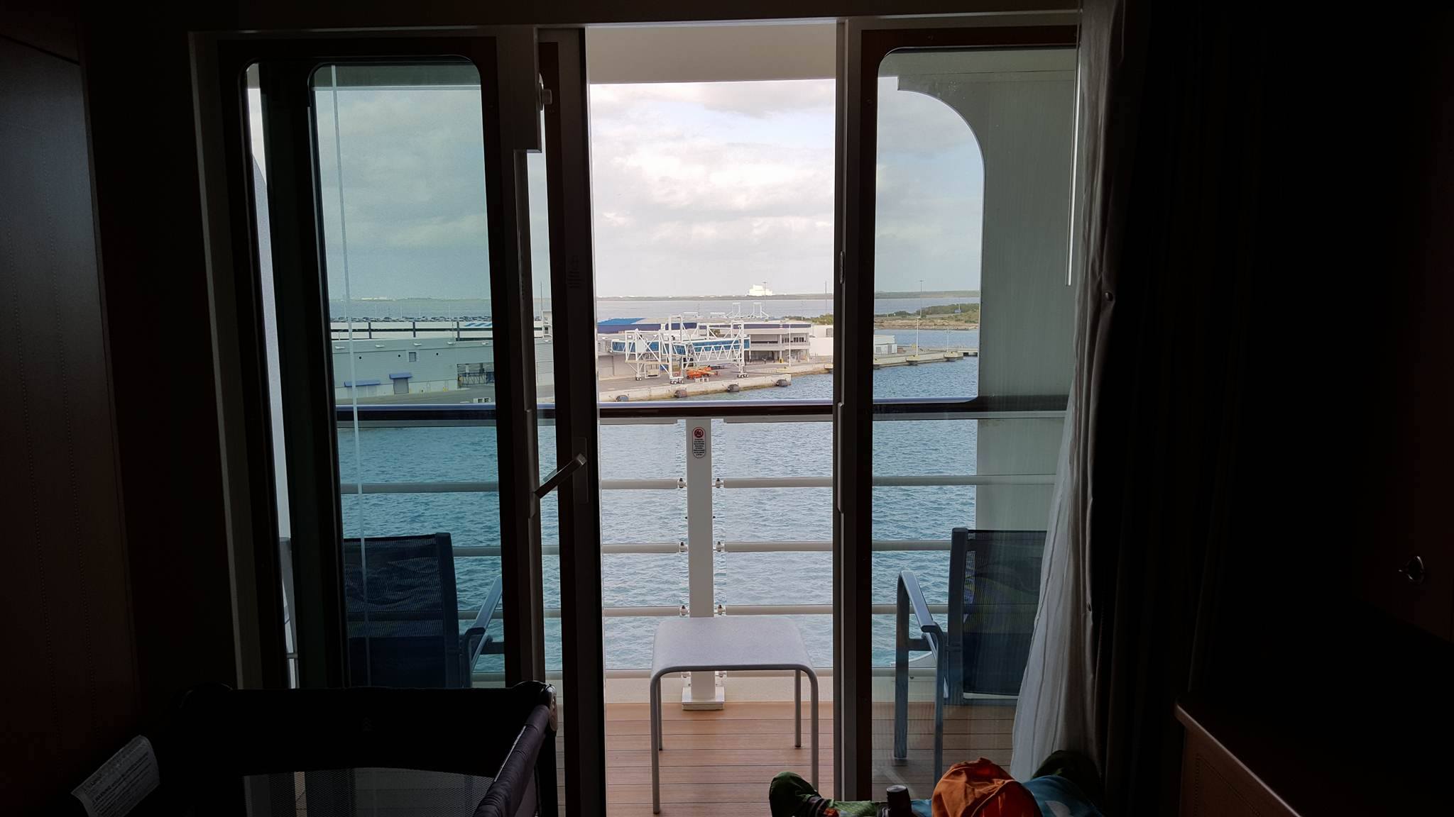 Disney Dream 7128 Deluxe Family Oceanview Room with a Verandah