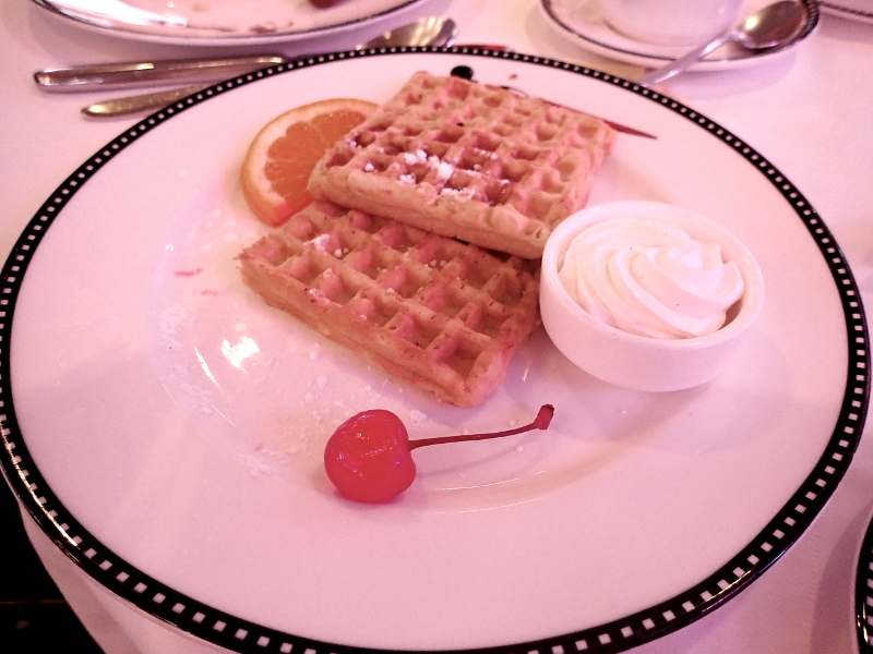 Disney Wonder character breakfast