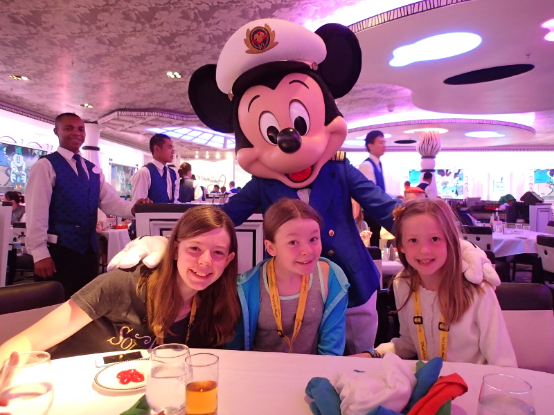 Disney Wonder character breakfast