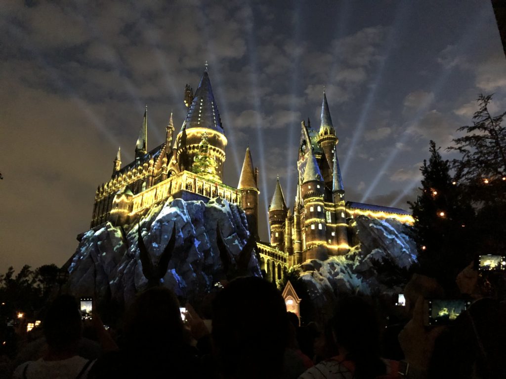 Universal Orlando Hogwarts caste holiday show