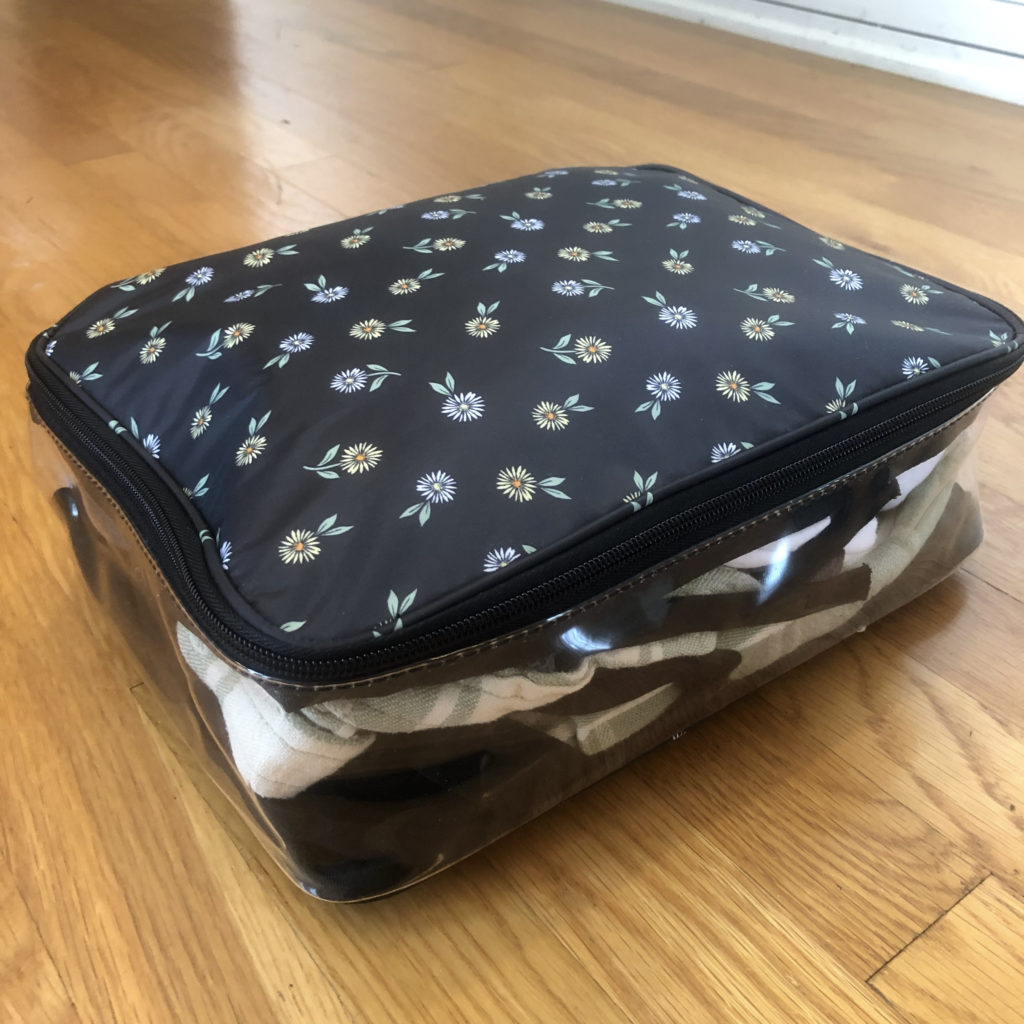 Thirty One travel case giveaway by Teri