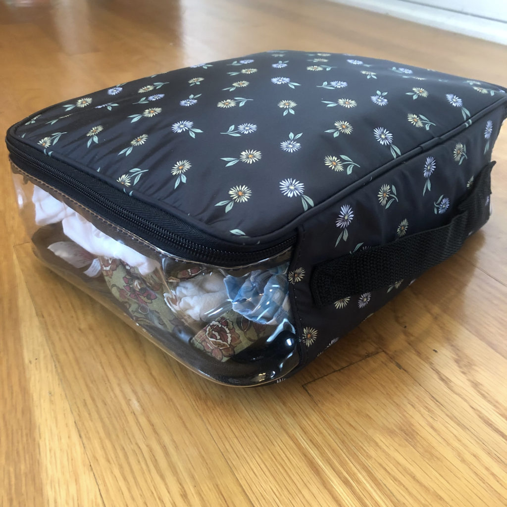 Thirty One travel case giveaway by Teri